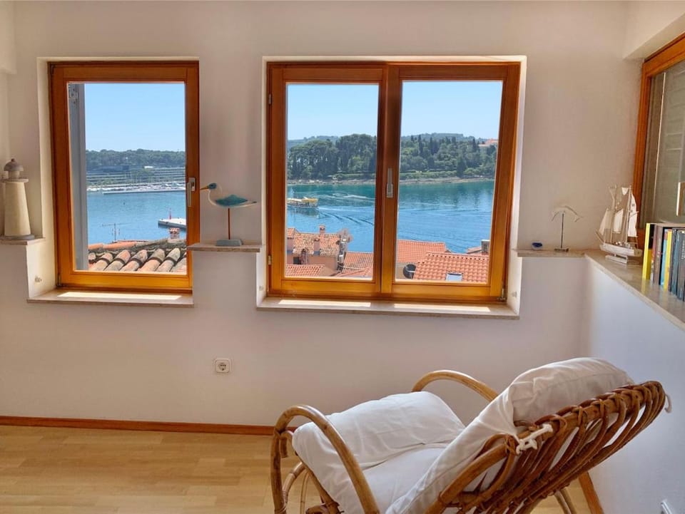 Living room, Sea view