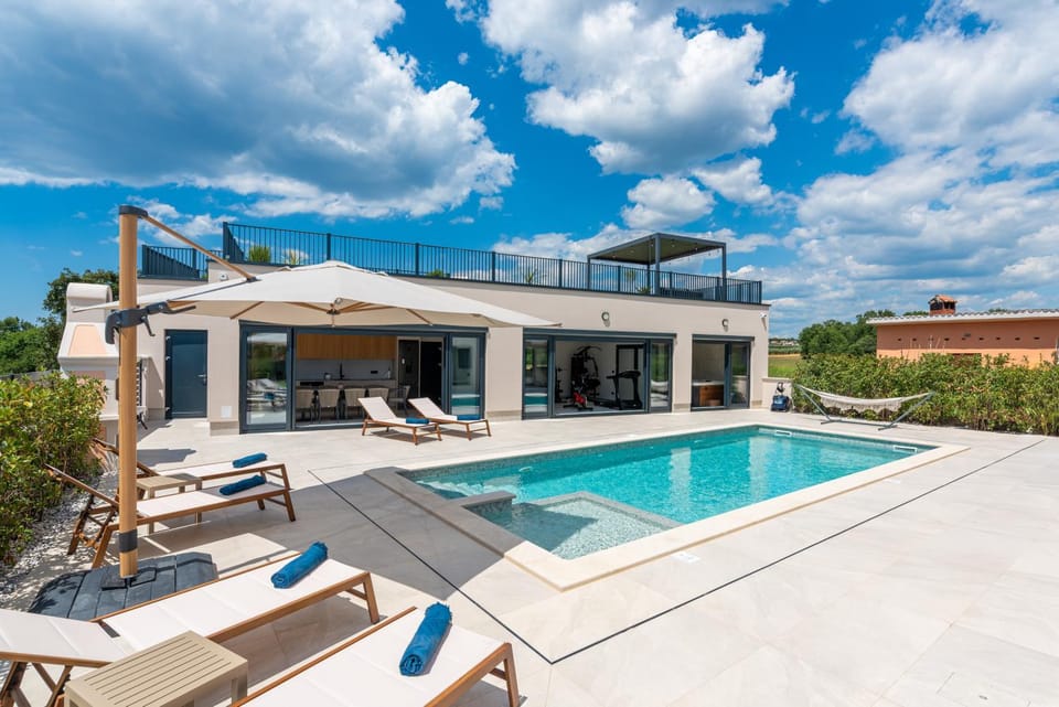 Property building, Pool view, Swimming pool