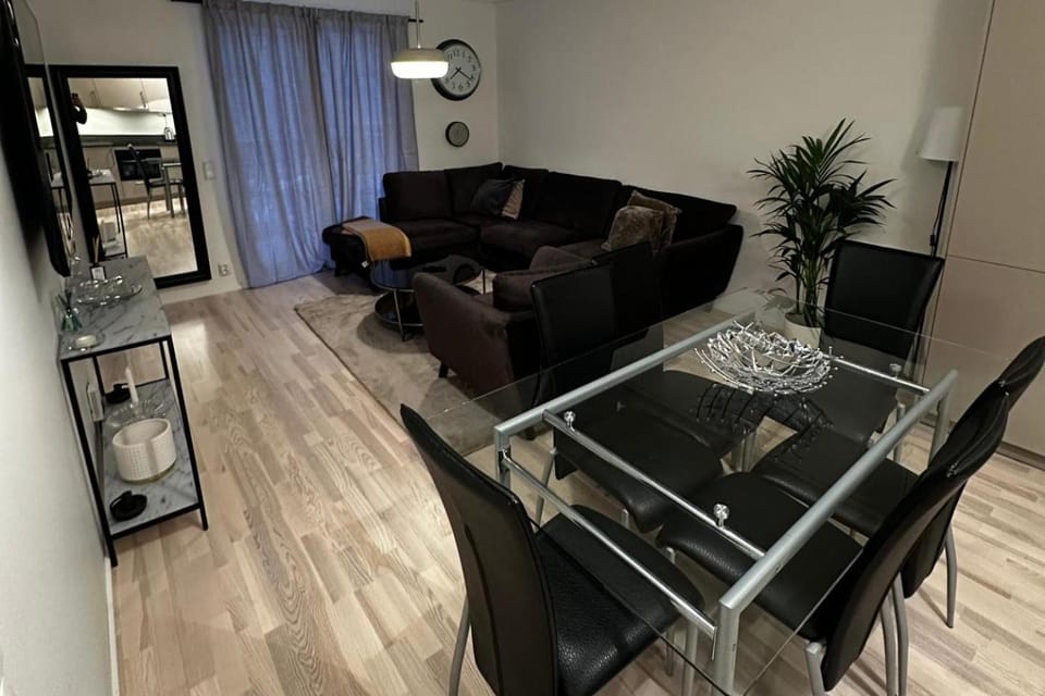 Business Couples - Parking - WiFi - Sleeps 3 Apartment in Stockholm