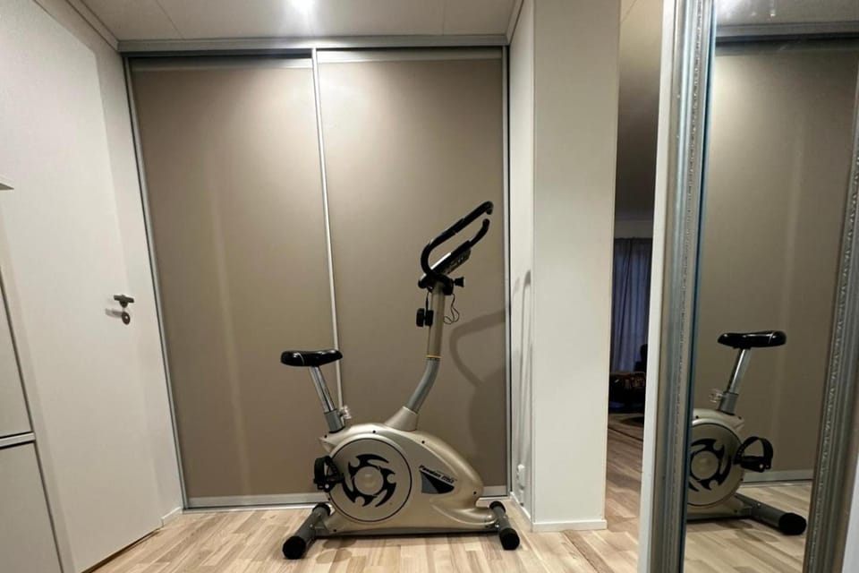 Business Couples - Parking - WiFi - Sleeps 3 Apartment in Stockholm