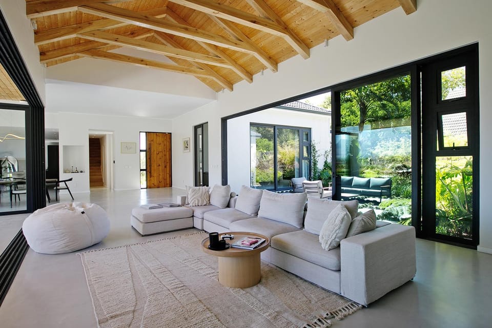 Table Mountain and Constantiaberg view Vacation rental in Cape Town