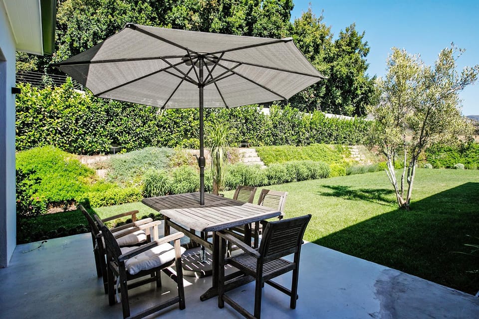 Table Mountain and Constantiaberg view Vacation rental in Cape Town