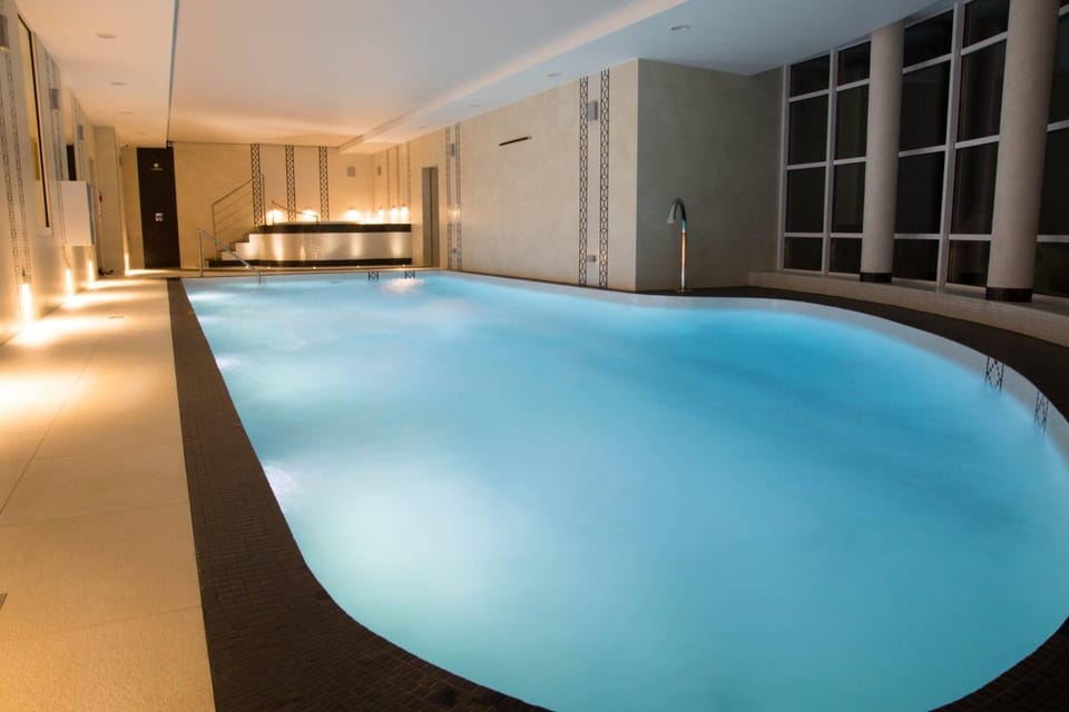 Swimming pool, Swimming pool