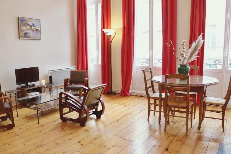 AGENCE MOMENT' APART Traditions Apartment in Lille