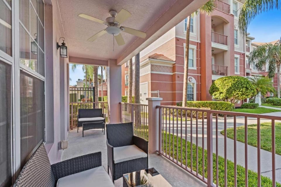 4840-107 Modern 4Bed Condo minutes to Theme Parks Apartment in Highlands Reserve