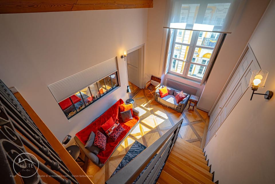 Appartement typique du centre-ville historique Apartment in Chambery