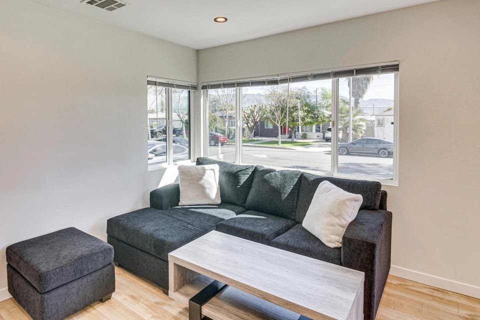 Studio Tours & Universal Fun! Burbank Family Home House in North Hollywood