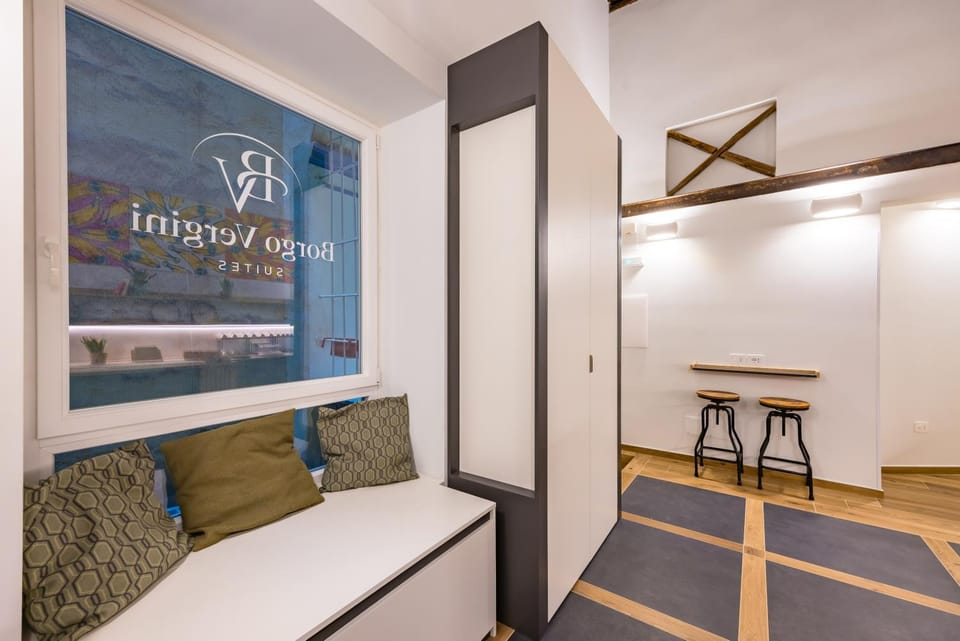 Living room, Lobby or reception, Internal: Not applicable to any particular room