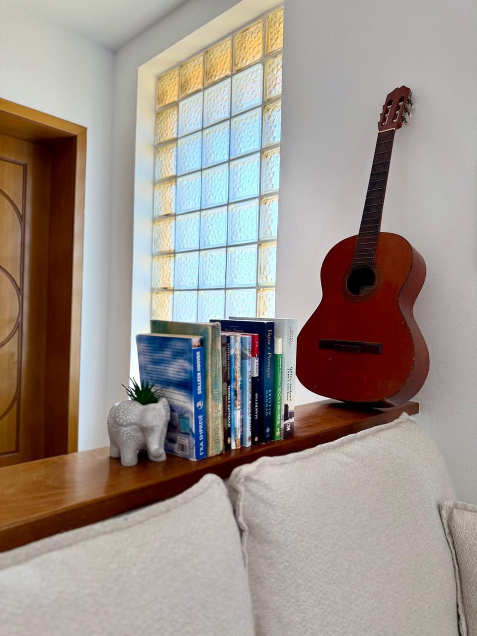 Library, Living room, Seating area
