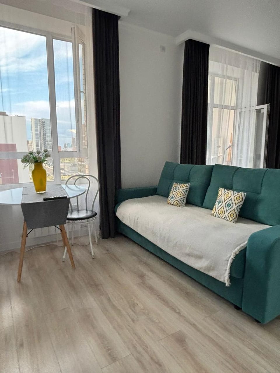 Отличные апартаменты в центре левого берега Apartment in Kazakhstan