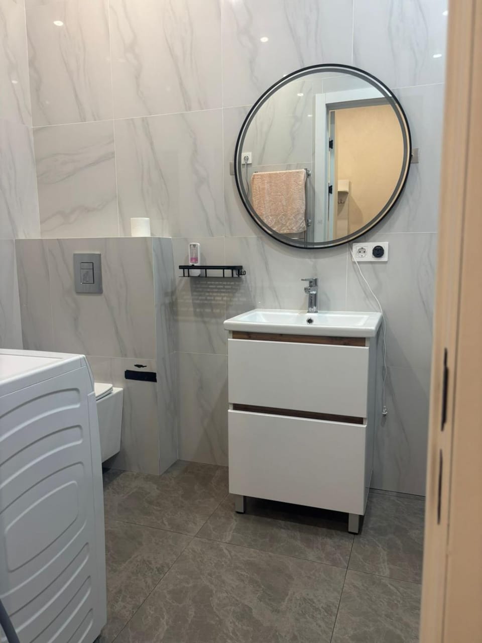 Отличные апартаменты в центре левого берега Apartment in Kazakhstan