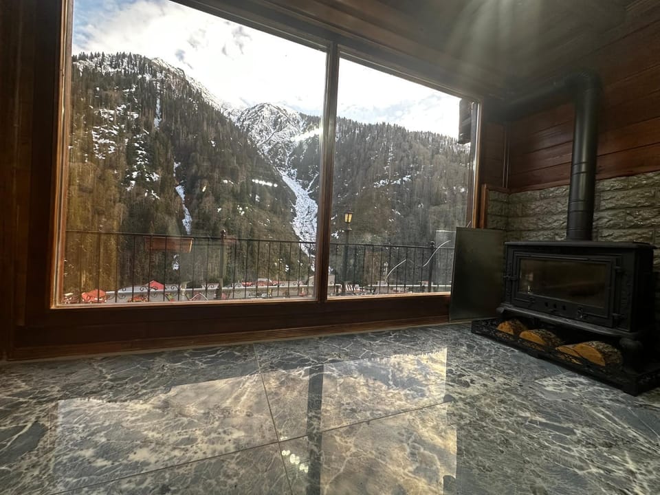 Balcony/Terrace, Mountain view, fireplace