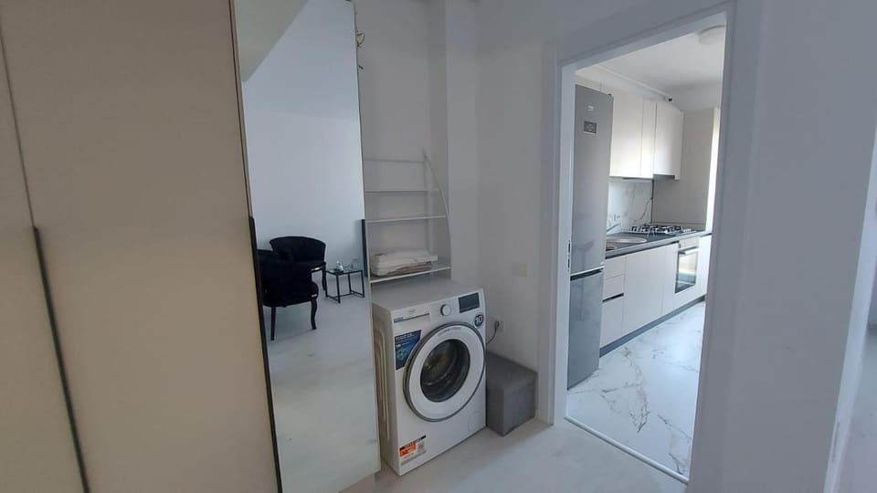85th Pool View Studio Apartment in Bucharest