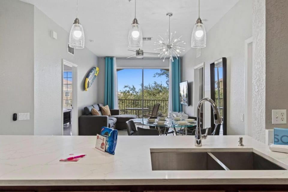 5000-301 Coastal Resort Retreat Near Parks Apartment in Highlands Reserve
