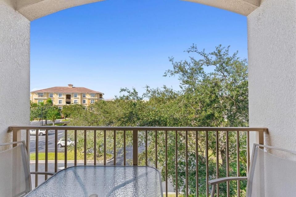 5000-301 Coastal Resort Retreat Near Parks Apartment in Highlands Reserve