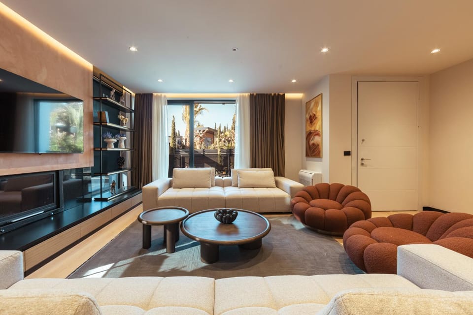 Communal lounge/ TV room, TV and multimedia, Living room, Photo of the whole room, Seating area