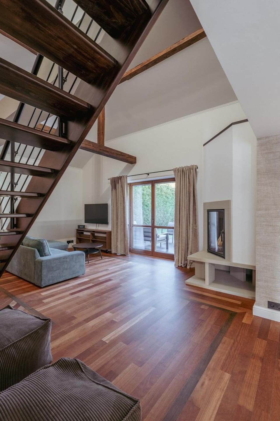 Communal lounge/ TV room, TV and multimedia, Living room, Seating area, Evening entertainment, fireplace