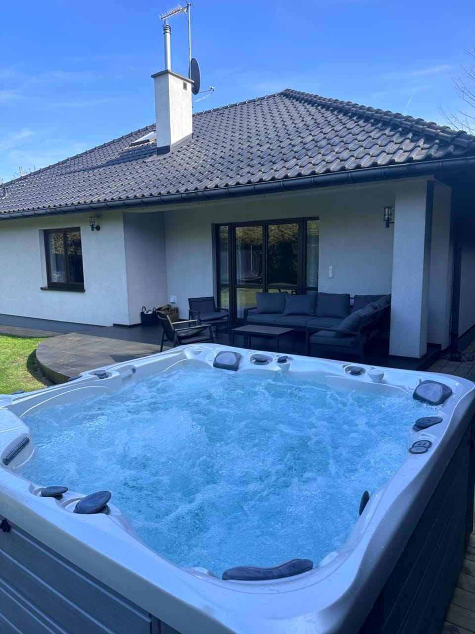 Day, Hot Tub