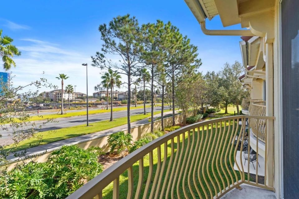 5026-13 Spacious 3BR Townhome at Vista Cay Resort Villa in Orlando