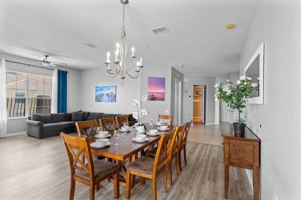 Dining area, Dinner