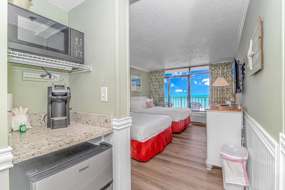 Gorgeous Oceanview Studio for 4! Sand Dunes 1044 House in Myrtle Beach