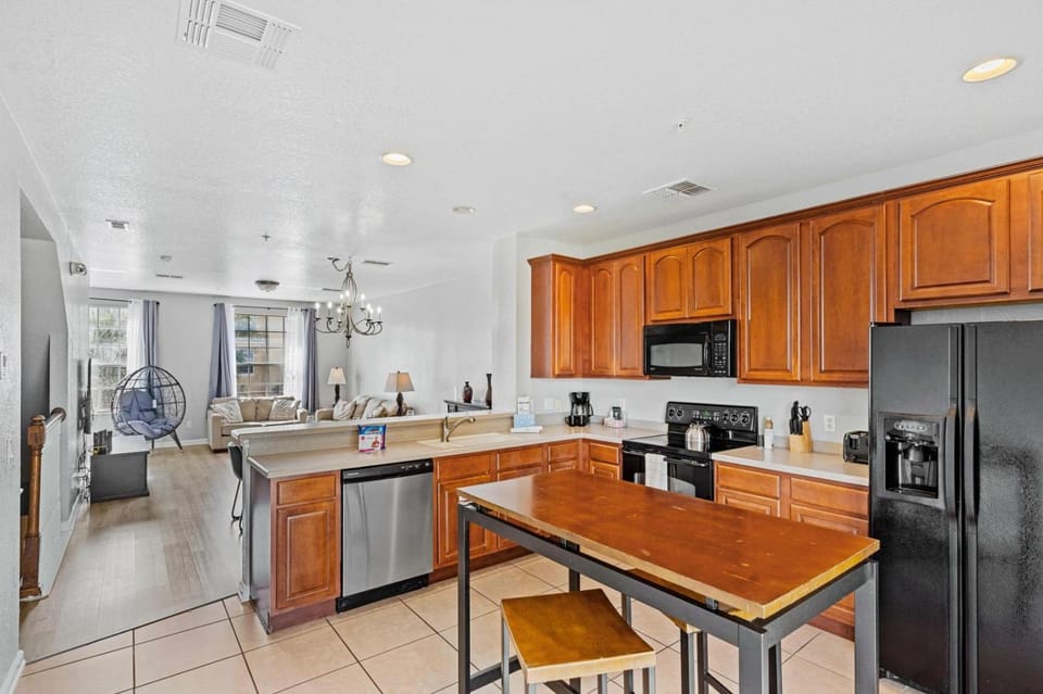 5038-24 Comfortable 3-Bedroom Getaway-Vista Cay Villa in Orlando