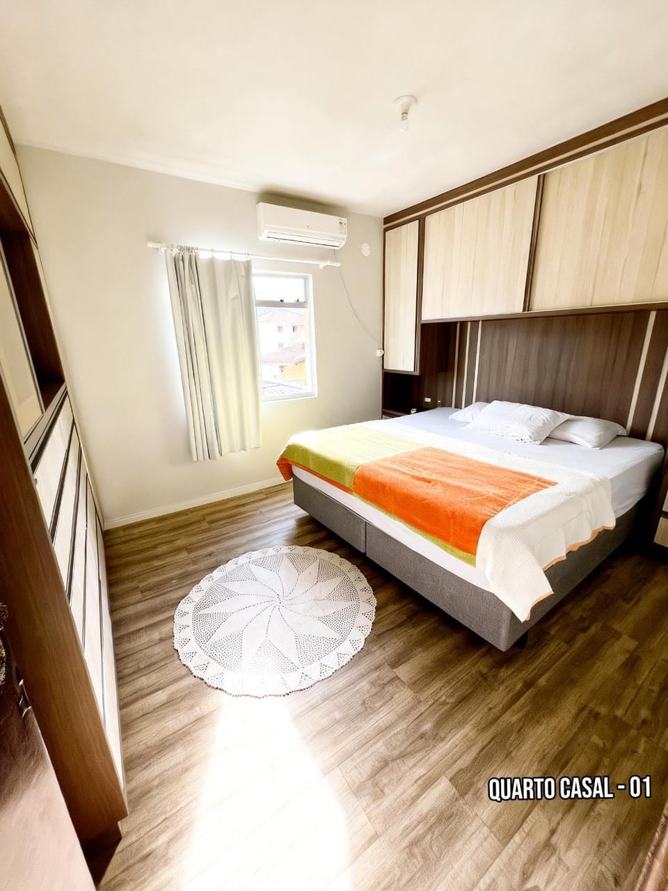Bed, Bedroom, towels, air conditioner