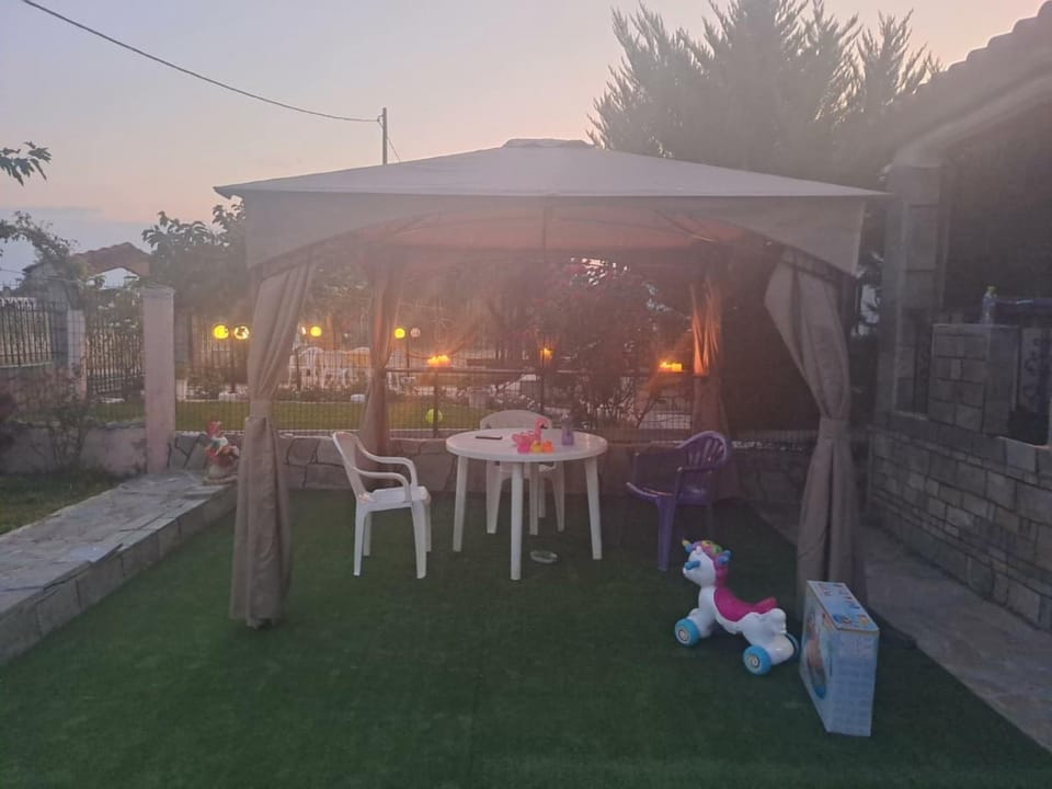 Garden, Balcony/Terrace