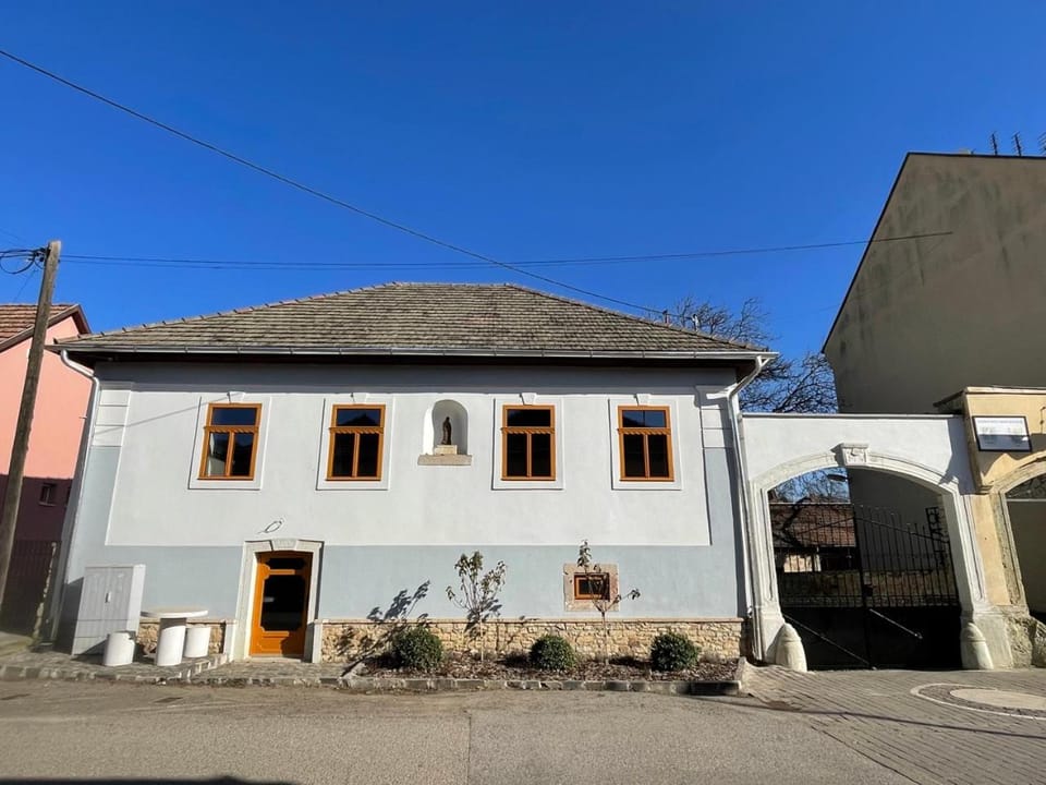 Property building, Day