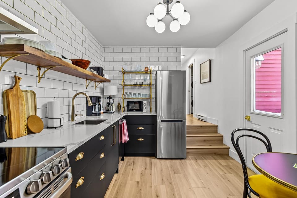 Gower Flat 2 Bed AC with Patio, Signal Hill View Apartment in St Johns
