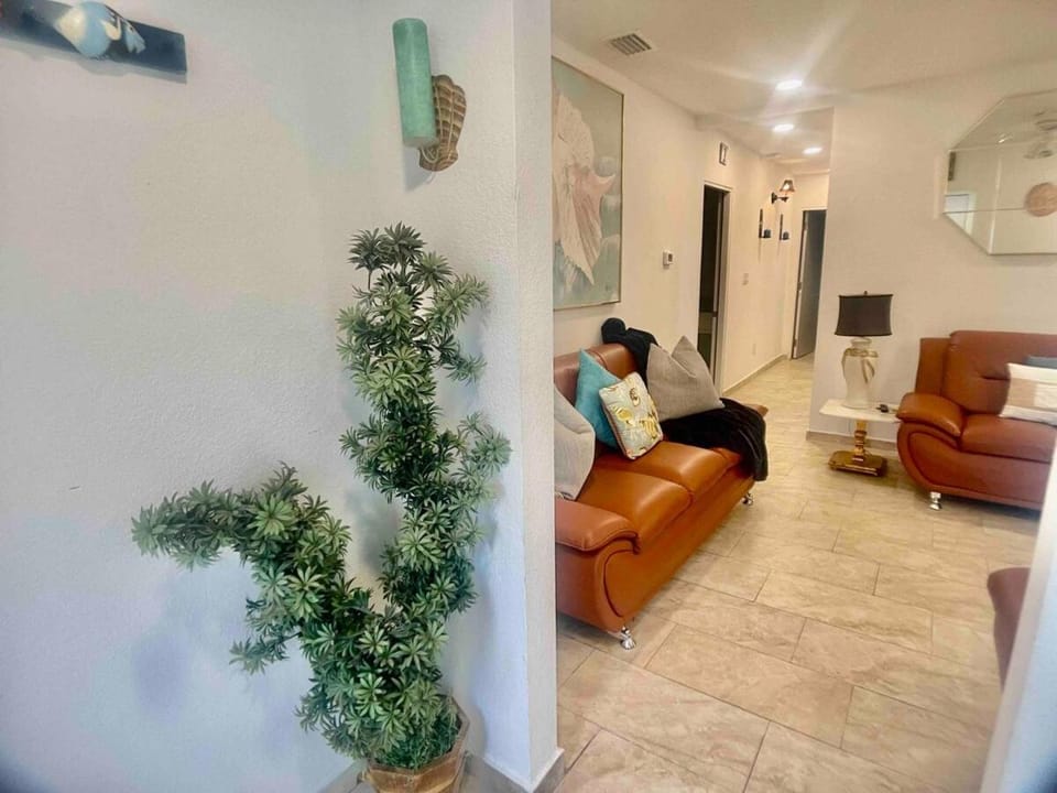 Beach Apartment! Only 5 minutes from the beach in Car Apartment in Florida