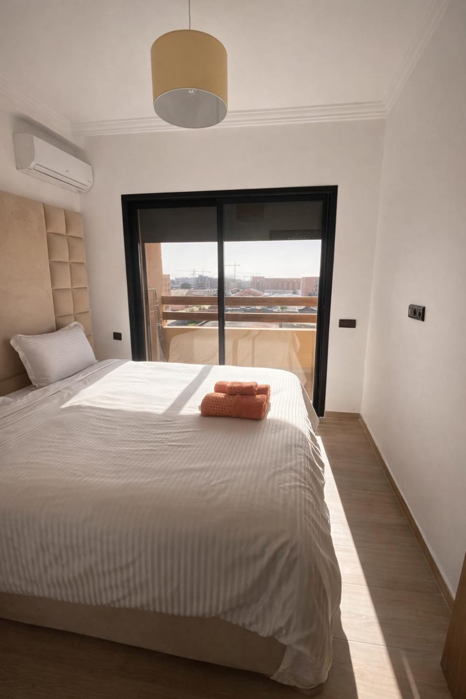Superbe Appartement 26 Chambres avec Piscine & Balcon Gueliz Apartment in Marrakesh