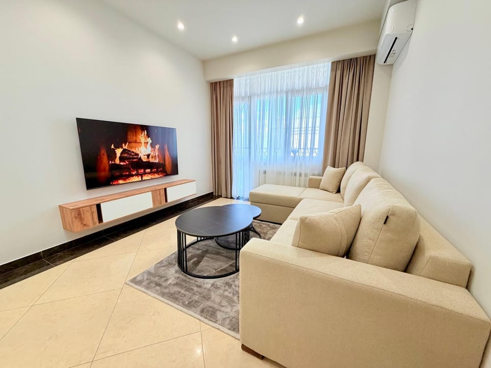 Communal lounge/ TV room, TV and multimedia, Living room, Seating area