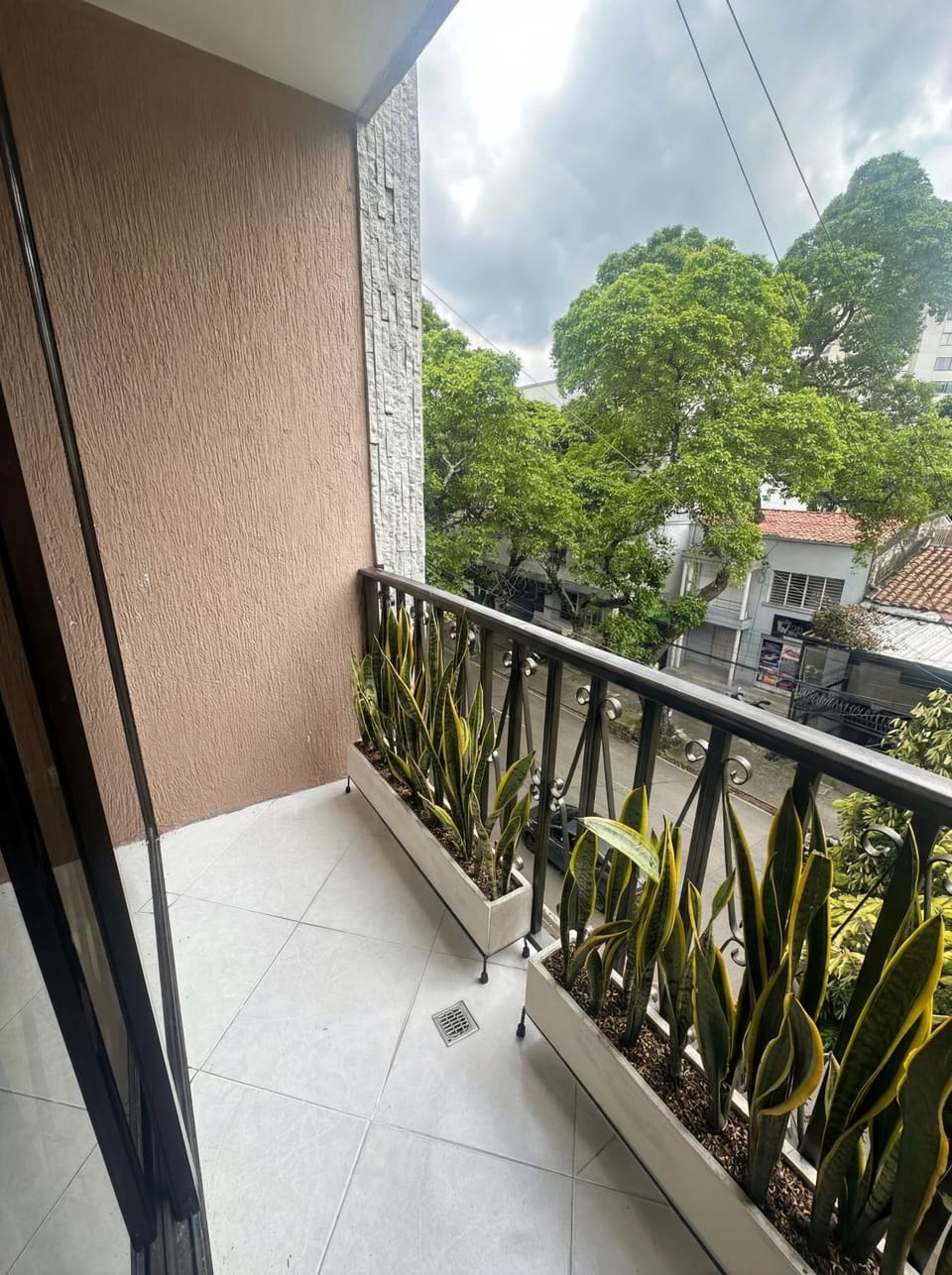 Habitación con balcón - San Fernando - Estadio Vacation rental in Cali