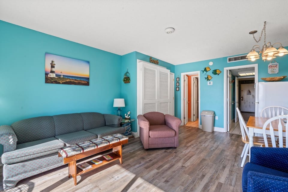 Living room, Seating area, furniture