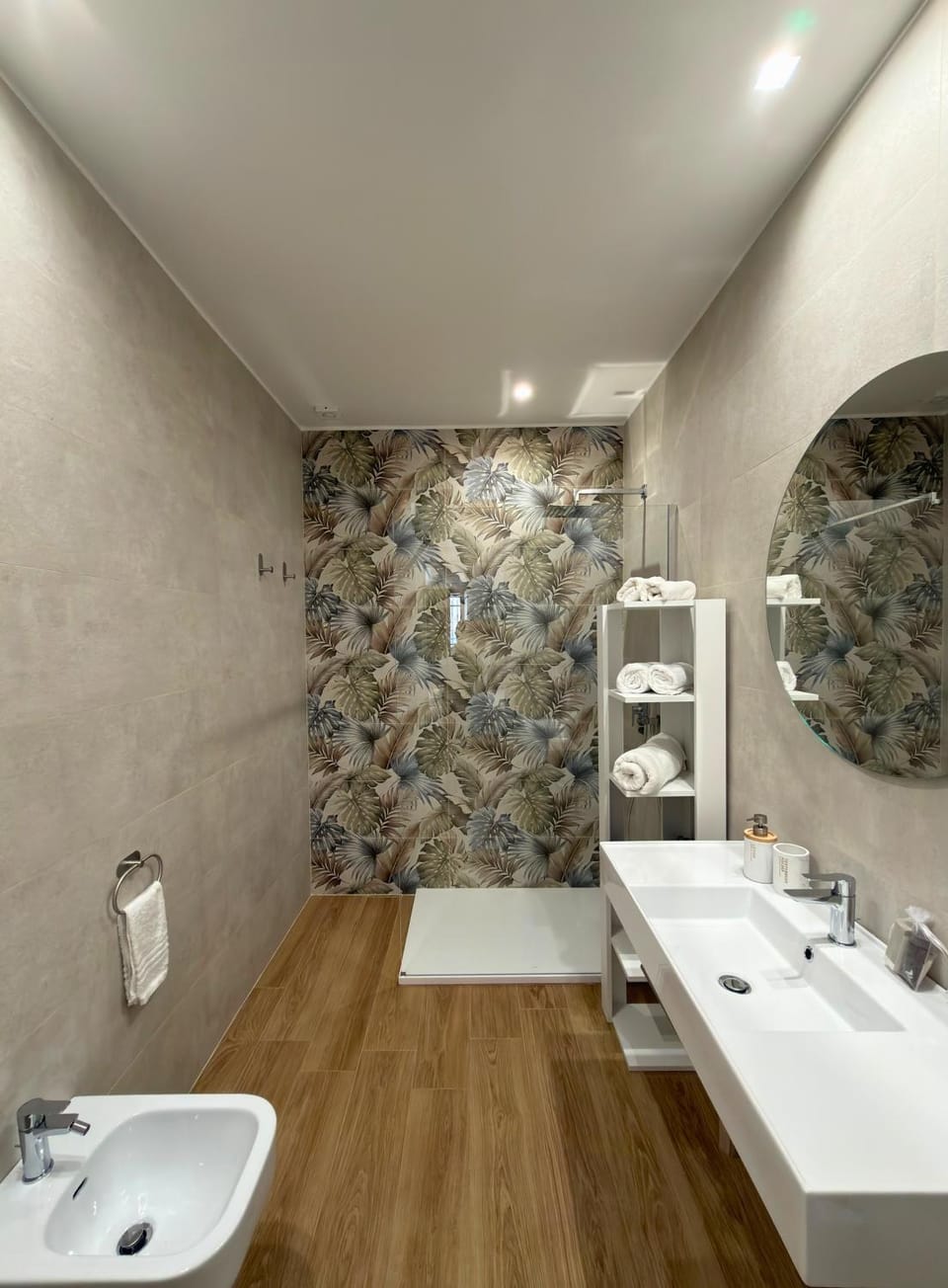 Shower, Bathroom, internet