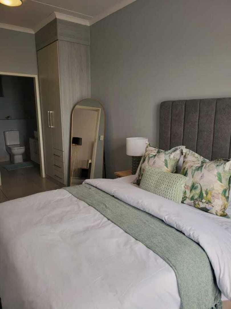 2 Bed 2 Bath Midrand Modern Retreat Apartment in Gauteng
