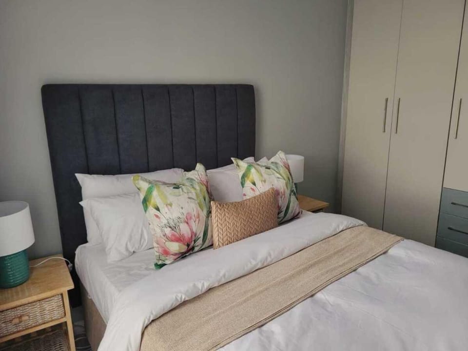 2 Bed 2 Bath Midrand Modern Retreat Apartment in Gauteng