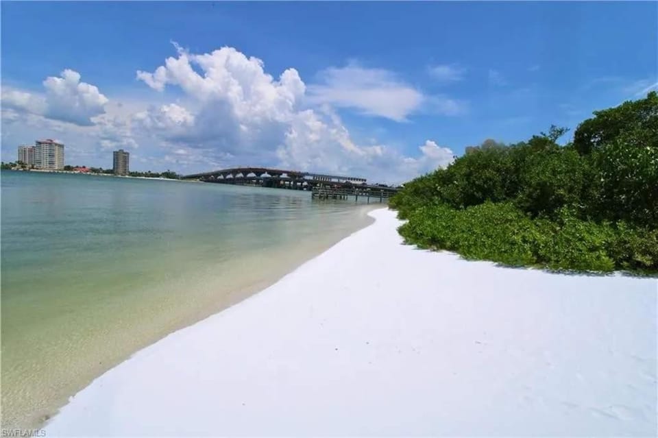 Quiet South-End Condo w Marina Access Bayfront House in Estero Island