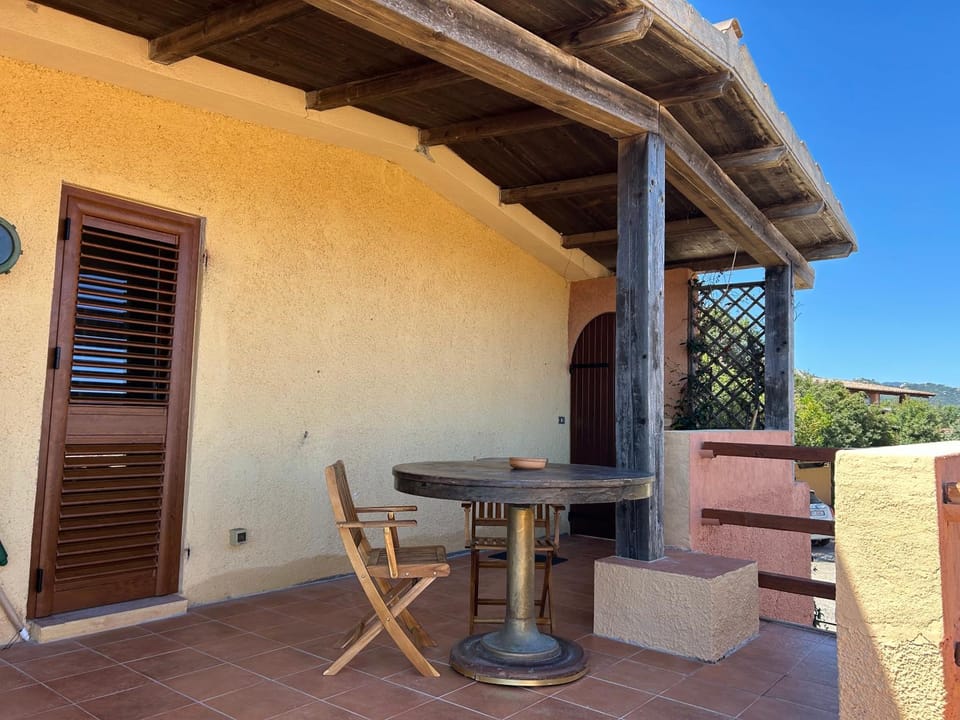 Property building, Patio, Day, View (from property/room), Balcony/Terrace, Dining area