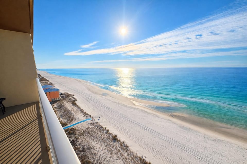 Crystal Shores West Beachfront 2 Bed IndoorOutdoor Pool Free Daily Activities Apartment in West Beach