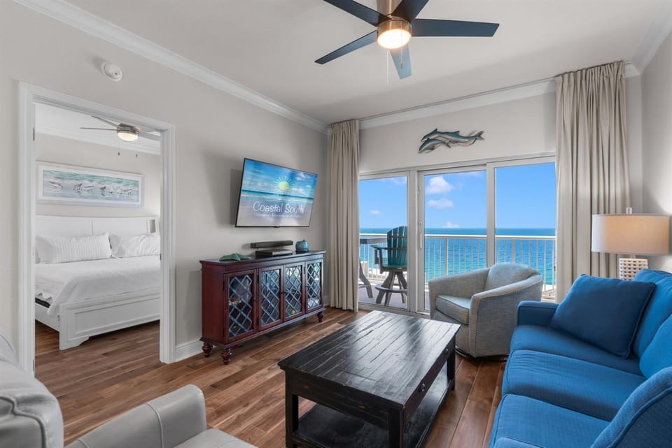 Gorgeous Renovated 2 Bedroom Condo at Crystal Tower! Free Daily Activities! Apartment in West Beach