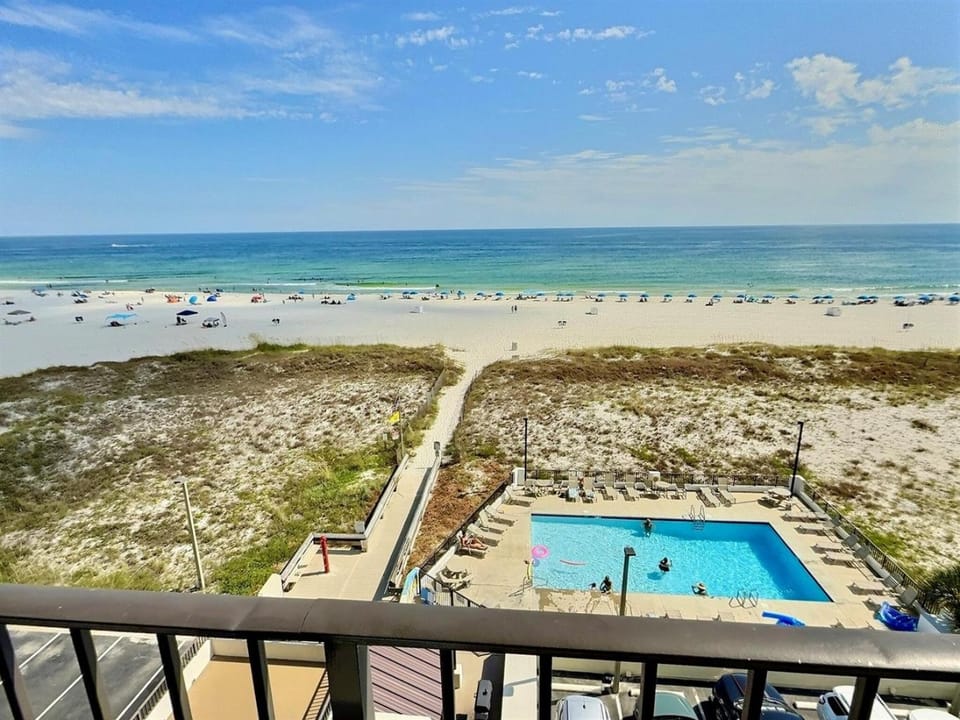 Island Winds East 507 - Immaculately Remodeled - Free Daily Activities! Apartment in West Beach