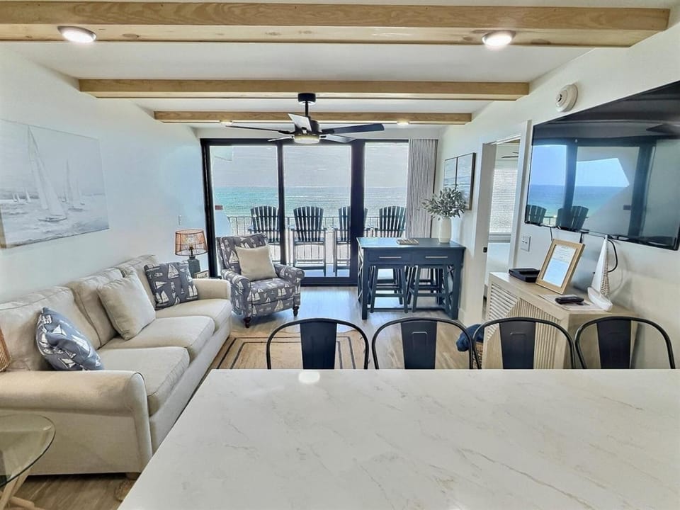Island Winds East 507 - Immaculately Remodeled - Free Daily Activities! Apartment in West Beach