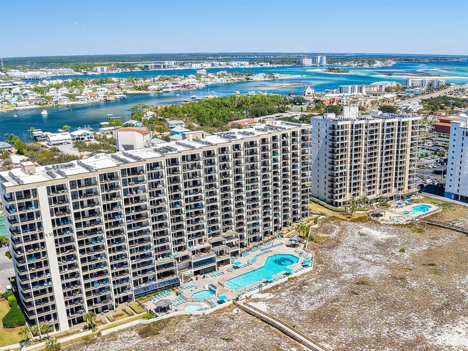 Luxurious 12th Floor Corner Phoenix 7 FREE Parking SPOT! Free Daily Activities! Apartment in Orange Beach
