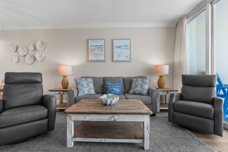Updated 3 Bed 3 Bath on 17th Floor - Walk to Hangout - Free Daily Activities! Apartment in Gulf Shores