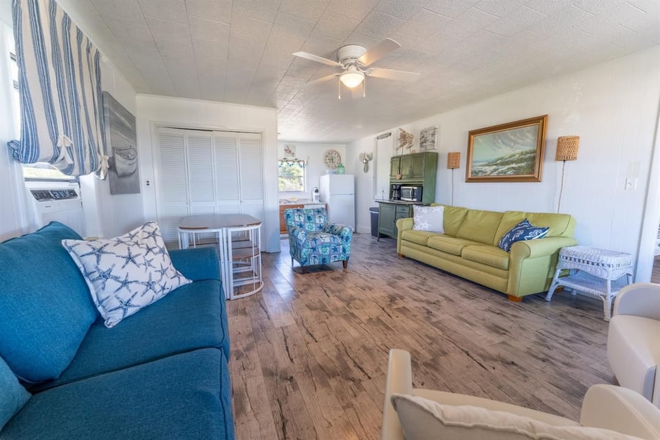 Rustic Beach Bungalow in Secluded Fort Morgan - Free Daily Activities! House in Alabama