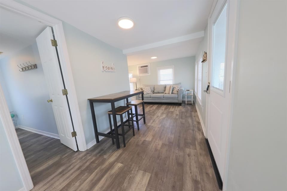 2 Bedroom Pet Friendly Duplex Steps From Beach - Free Daily Activities! Apartment in Gulf Shores