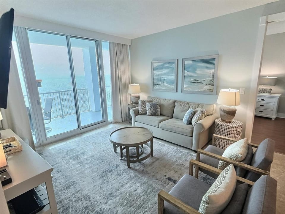 Island Tower 3BR3BA Beachfront w Pool Balcony - Free Daily Activities! Apartment in West Beach