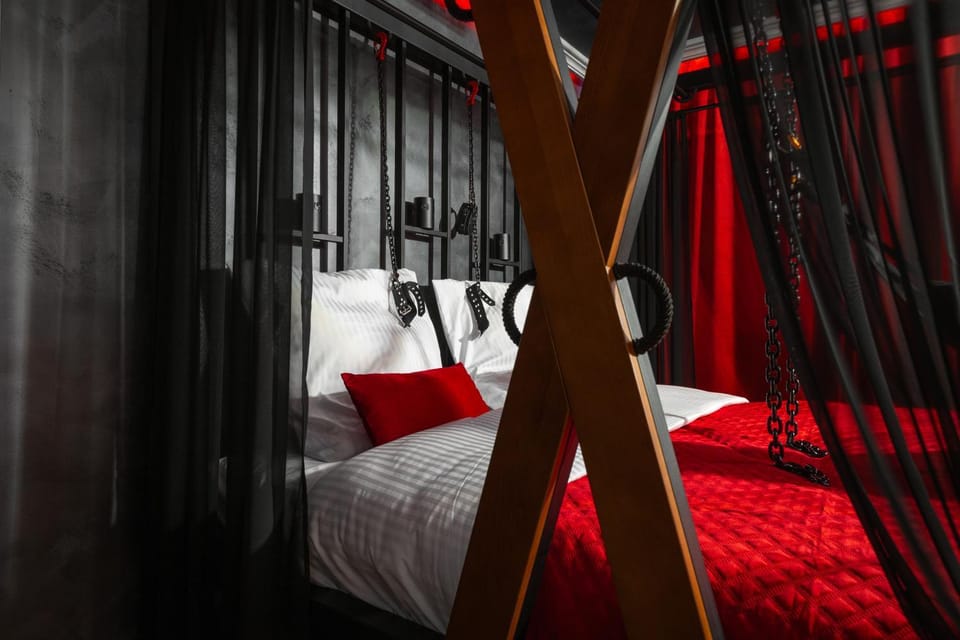 BDSM Secret Room Manufaktura Centrum Miasta Parking na terenie, Tylko dla dorosłych ADULTS ONLY, Idealny na prezent Apartment in Masovian Voivodeship